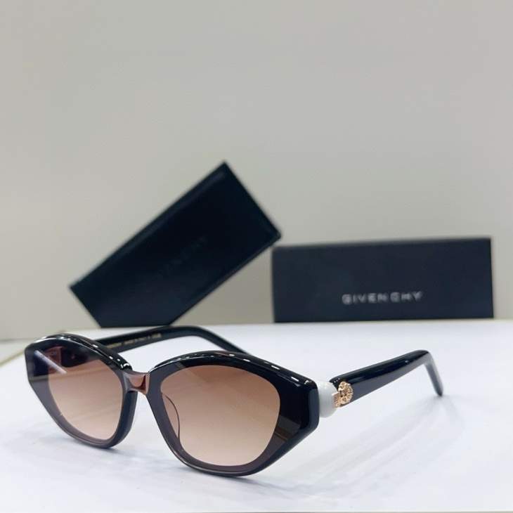 Picture of Givenchy Sunglasses _SKUfw69655151fw
